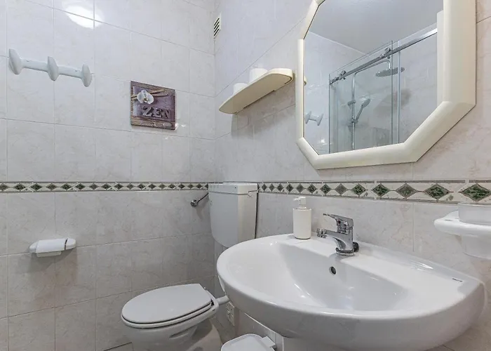Yangmar By Alzira Apartment